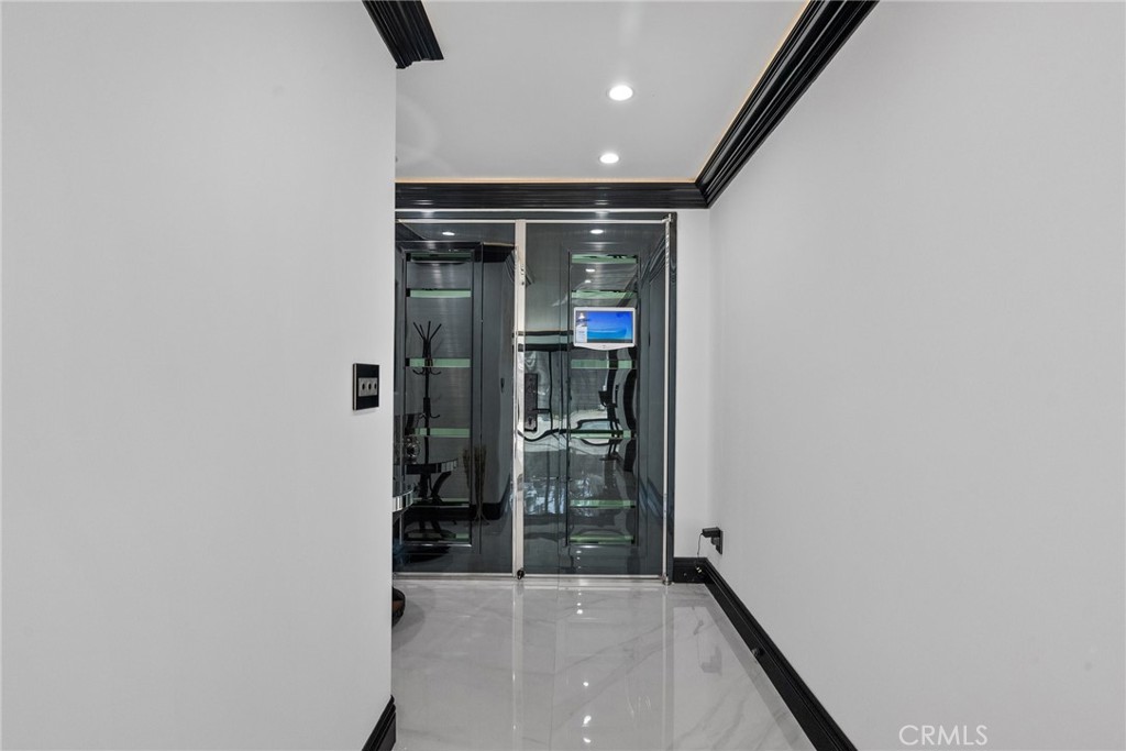 Properties 3 12293 Woodley Avenue