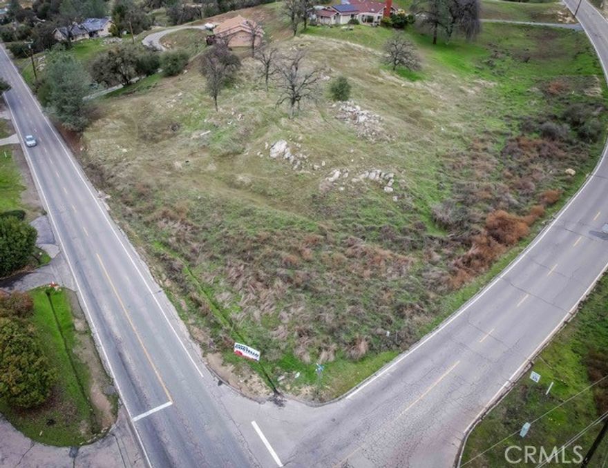 PRICE REDUCED!! See what the fuss is all about when you build your new home in Yosemite Lakes Park! At just over an acre, this lot is a hard to find corner lot at Revis Road and Yosemite Springs Parkway. An easy 30 minute drive to Fresno and 50 minute drive to Yosemite National Park, you are never too far away from nature or the city! Yosemite Lakes Park (YLP) has many offerings including an equestrian stables, community pool, clubhouse, golfing and more! Ask your Realtor for more information and hop on this one fast!