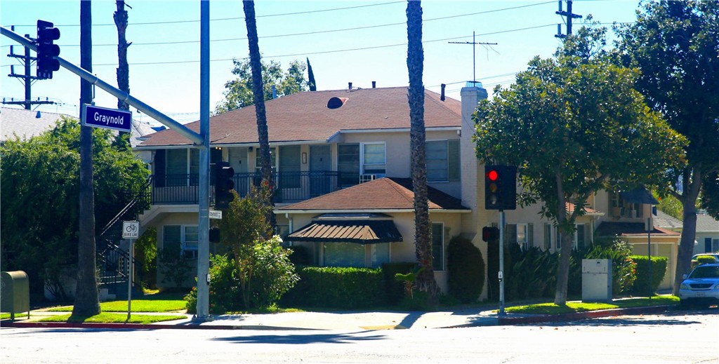 The 988 W Glenoaks Blvd Apartment Building is an excellent investment option in the thriving Glendale, CA real estate market. Its prime location, strong rental demand, and potential for value appreciation make it an attractive prospect for investors seeking stable income and long-term growth. This 4 unit building consists of one large 3+2 located spanning the whole bottom level of the structure with a very spacious living room with plenty of natural light, breakfast nook, dinning room, and private patio area This unit also enjoys a two-car garage with an additional entry point right off the patio. The 2+1 unit is also a spacious size and sits above the garages in the rear of the building. The two other units are 1+1s and sit above the 3+2 unit.