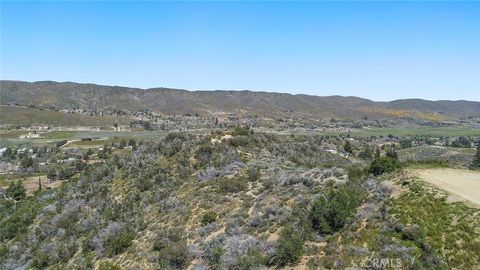 A home in Leona Valley