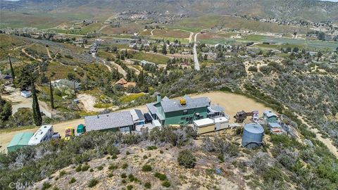 A home in Leona Valley