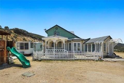 A home in Leona Valley