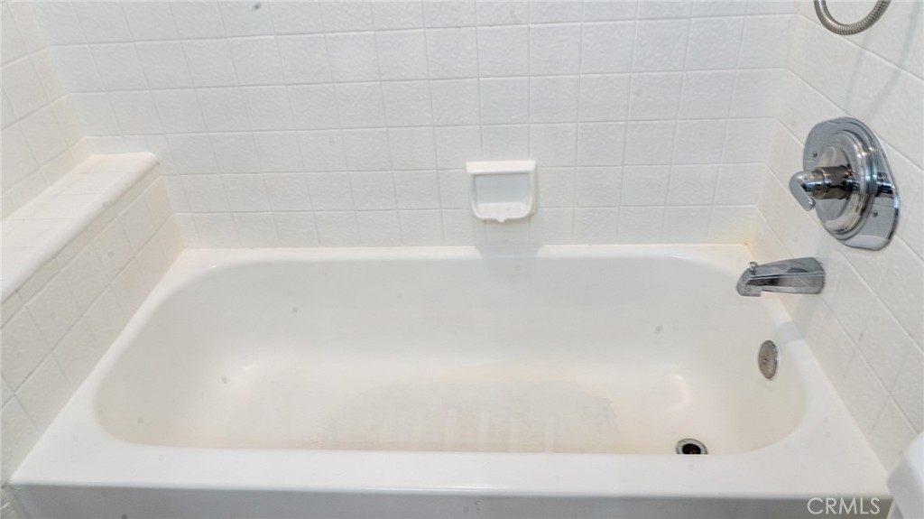 Courtside (CS) - Residential Lease