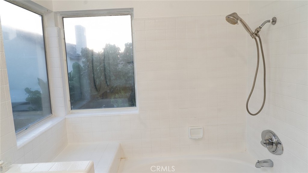 Courtside (CS) - Residential Lease