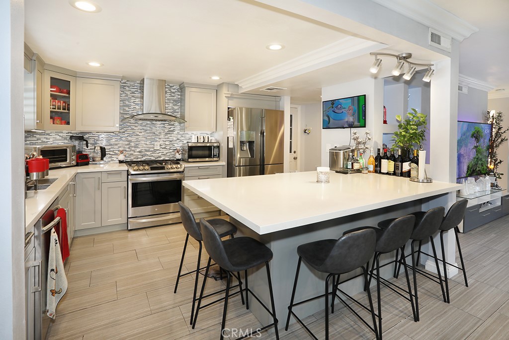 Photo 9 of 42 of 8104 Catherine Avenue condo