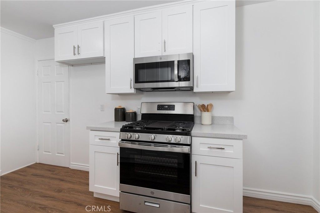 listing image 130724705975881002601