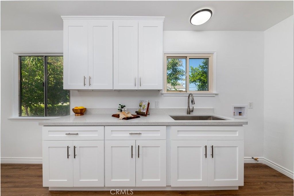 listing image 130724938335068571952