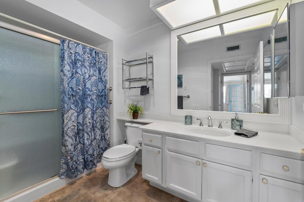 listing image 130722175080569419931