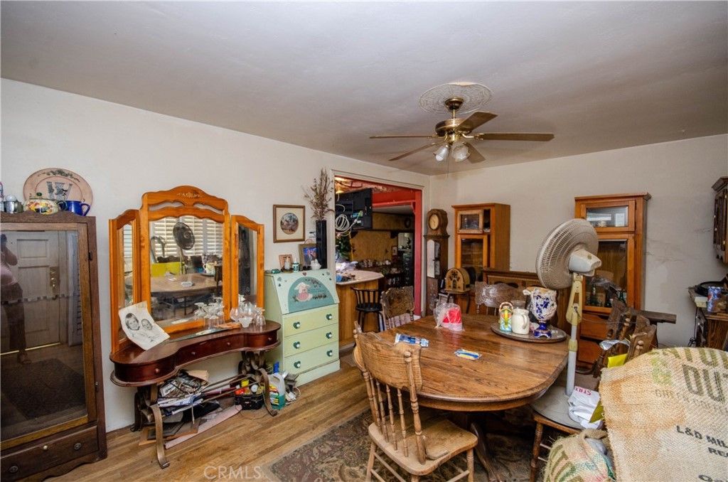 listing image 130723441780656935397