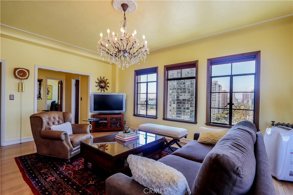 800 E Ocean Boulevard 1010