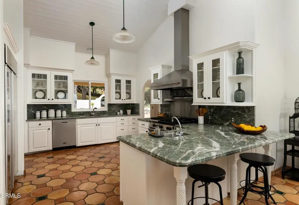 Santa Barbara, California 93108, United States, 4 Bedrooms Bedrooms, ,5 BathroomsBathrooms,Residential,Active,105445