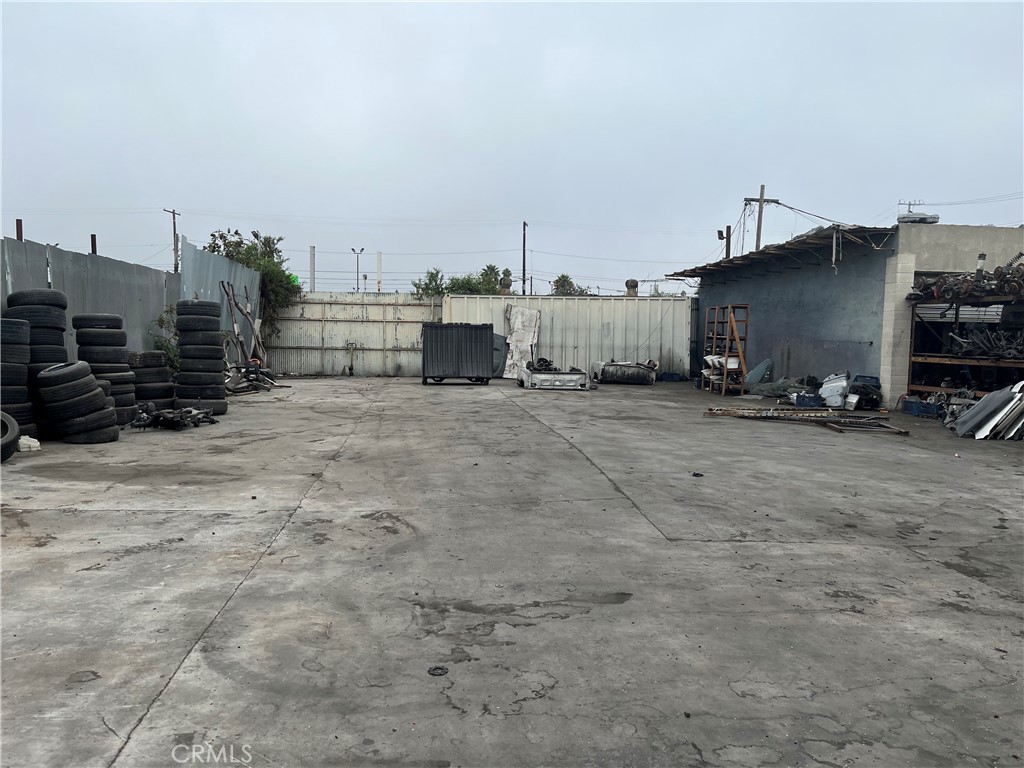 This lot was used as a junkyard for many years, and it can be used as storage or truckyard, for any storage needs. It is cross from Anaheim St and a short distance from Avalon Blvd and cross from Anaheim St.