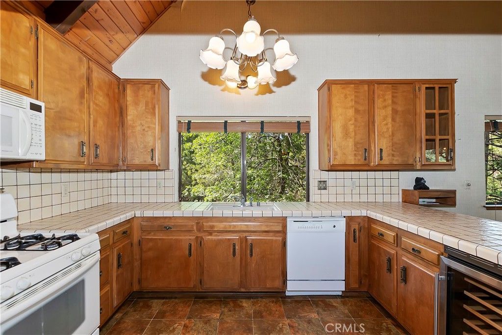 listing image 130725902717099970655