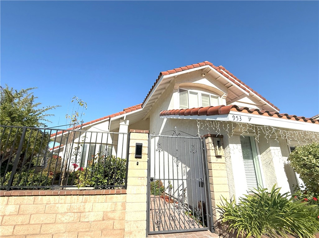 953 N Hunters Hill Drive