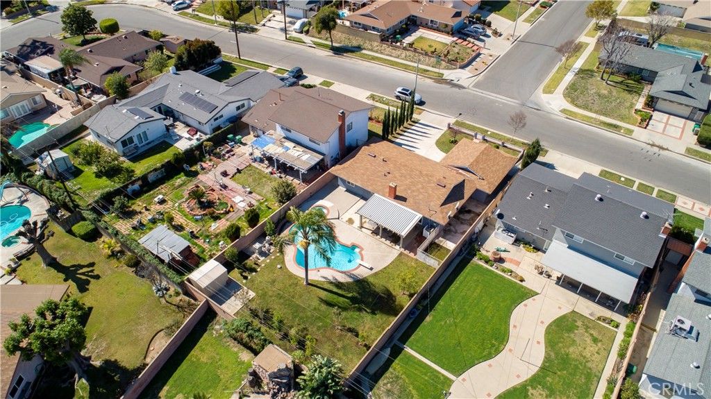 listing image 130727627122351773444