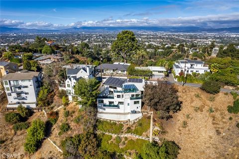 A home in Studio City