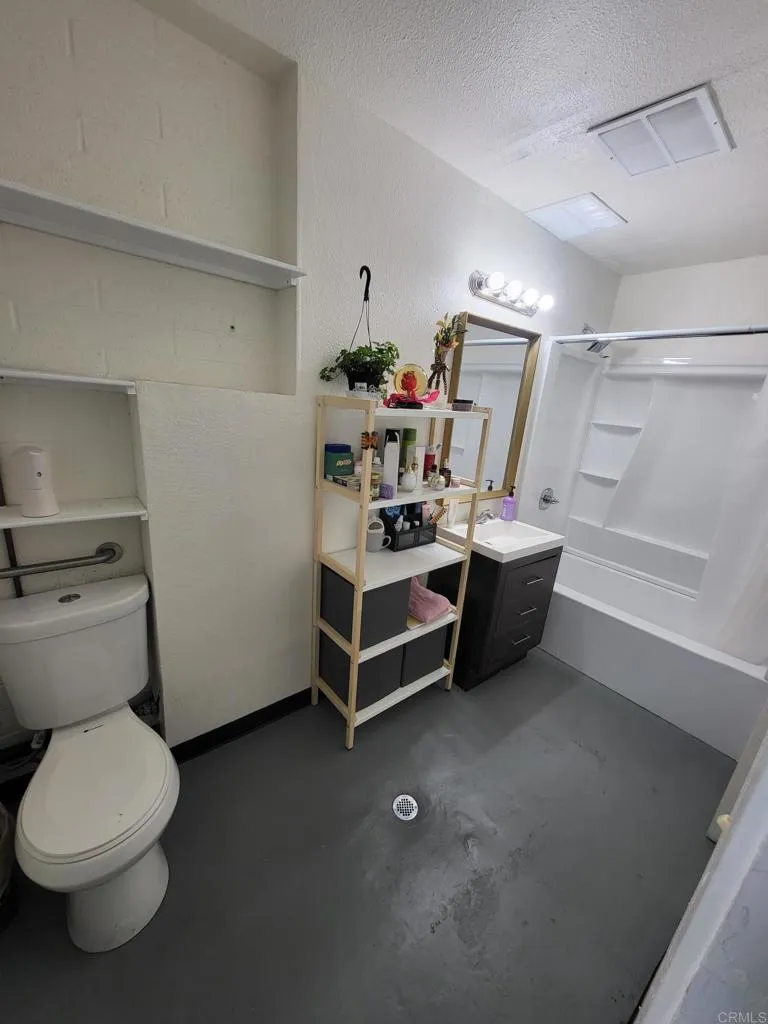 San Diego, California 92113, United States, ,Commercial,Active,6537