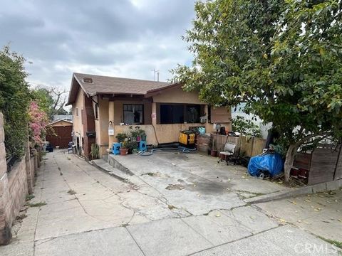 Photo of 2836 Frederick Street, Los Angeles, CA 90065 (MLS # CV25068265) Photo of 2836 Frederick Street, Los Angeles, CA 90065 (MLS # CV25068265)