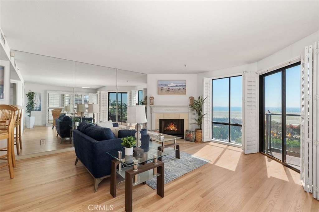 1230 E Ocean Boulevard 101
