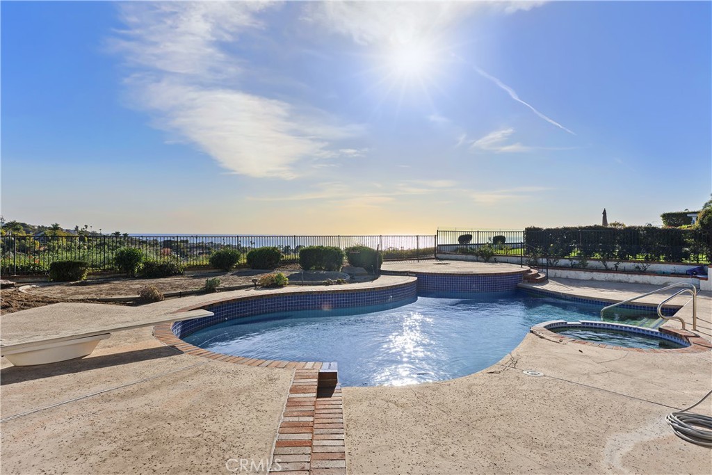 27001 calle esperanza