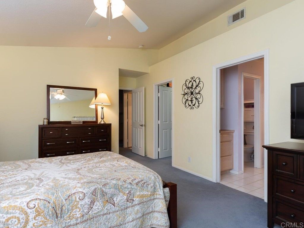 listing image 130726393932698703024