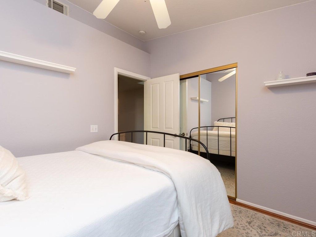 listing image 130724805465321453708