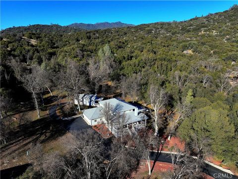 A home in Ahwahnee