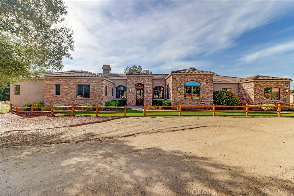 41215 Avenida De Los Posas
