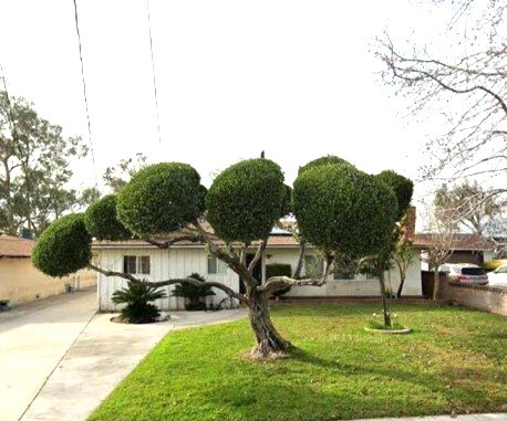 Photo 2 of 31 of 9506 Acacia Avenue house