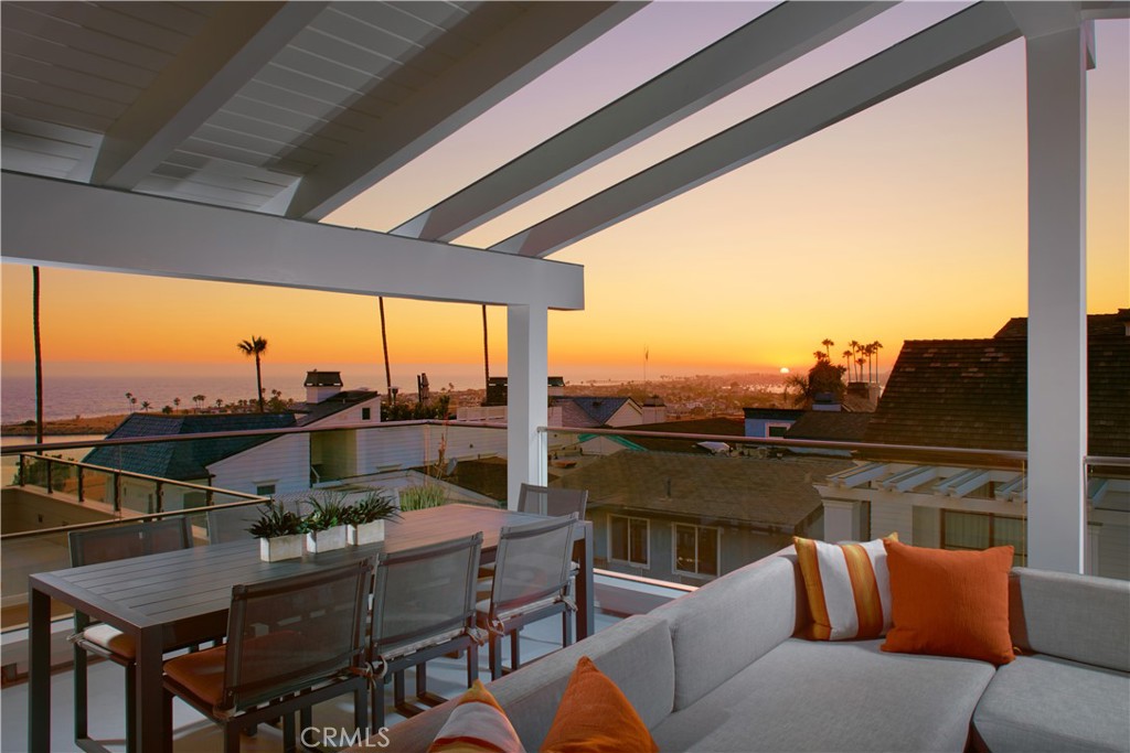 Corona del Mar South of PCH (CDMS) - Residential