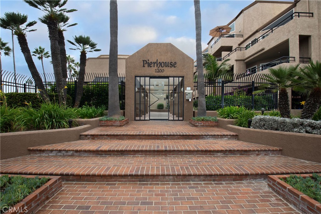 1200 Pacific Coast Highway 128