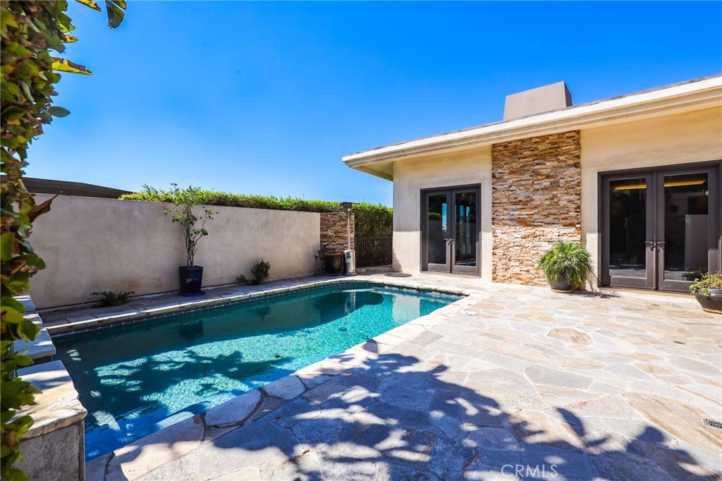1667 Waynecrest Drive