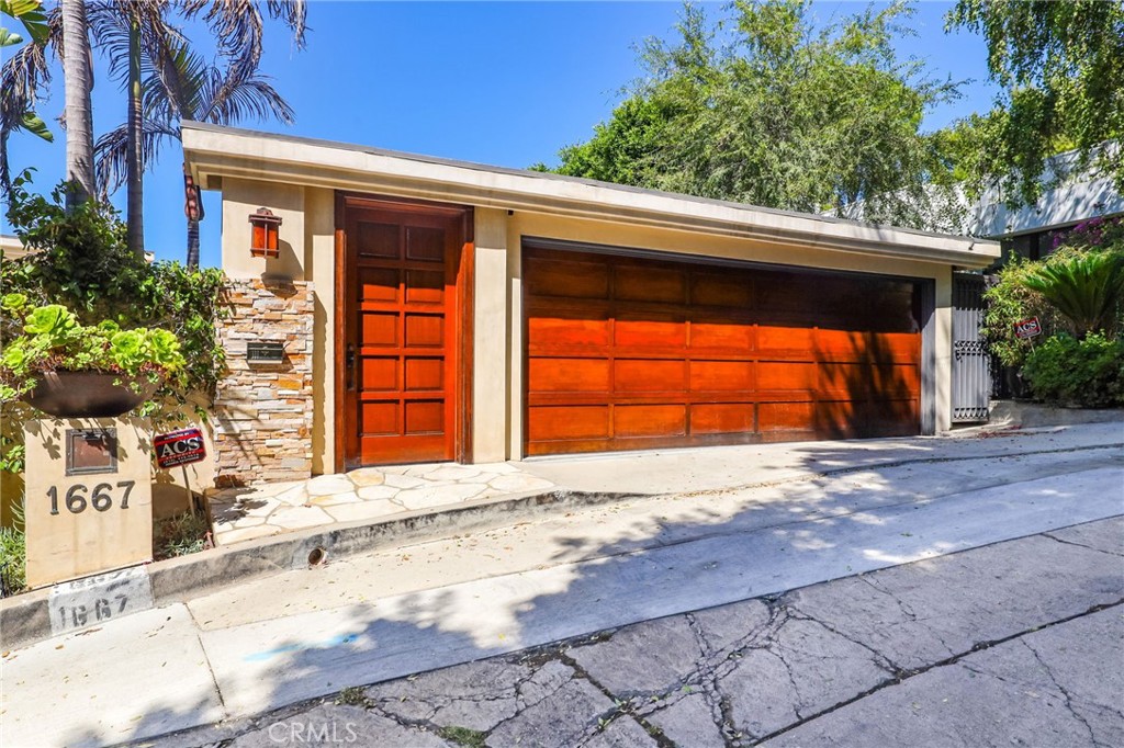 1667 Waynecrest Drive