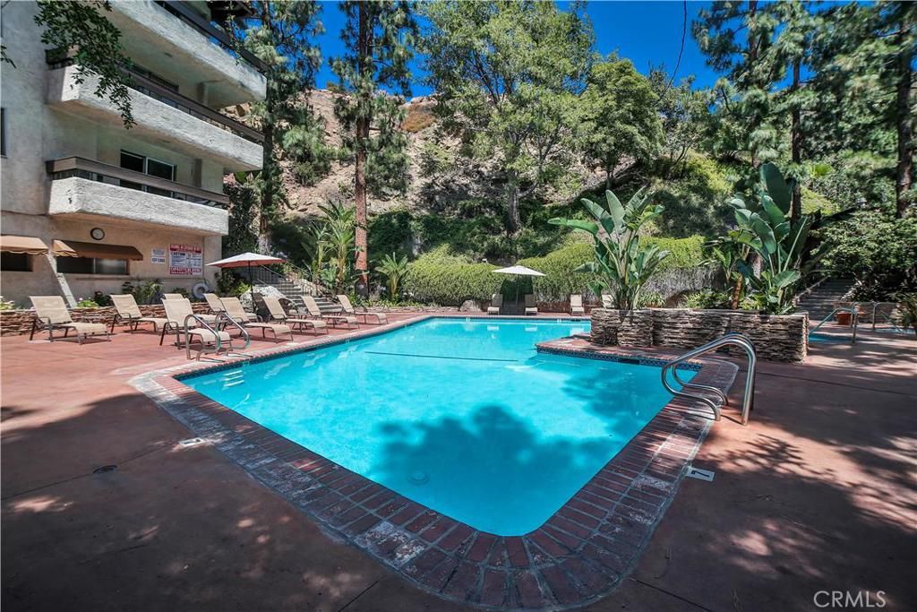 listing image 130727994975911652606