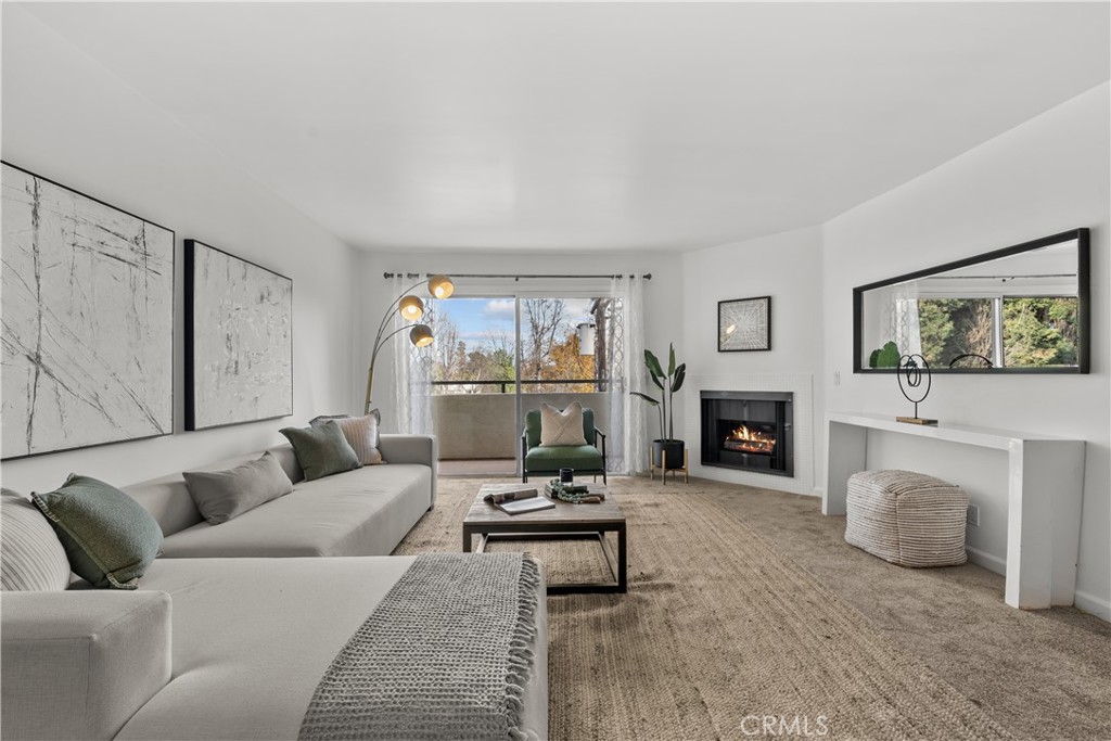 4702 Fulton Avenue 304