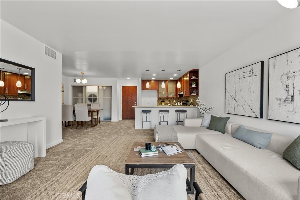 4702 Fulton Avenue 304
