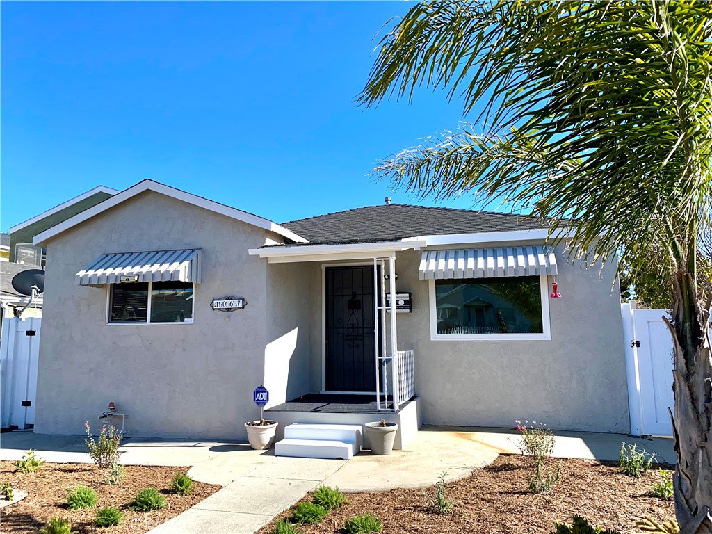 1067 W 25th Street