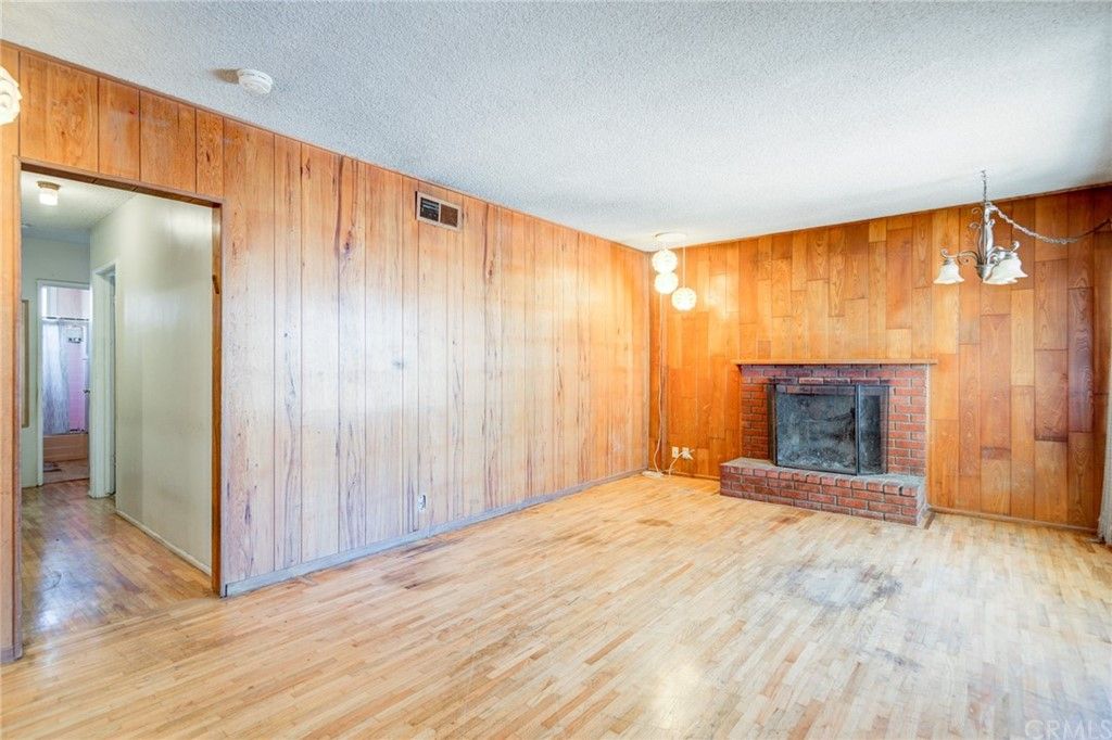 listing image 13073443978602