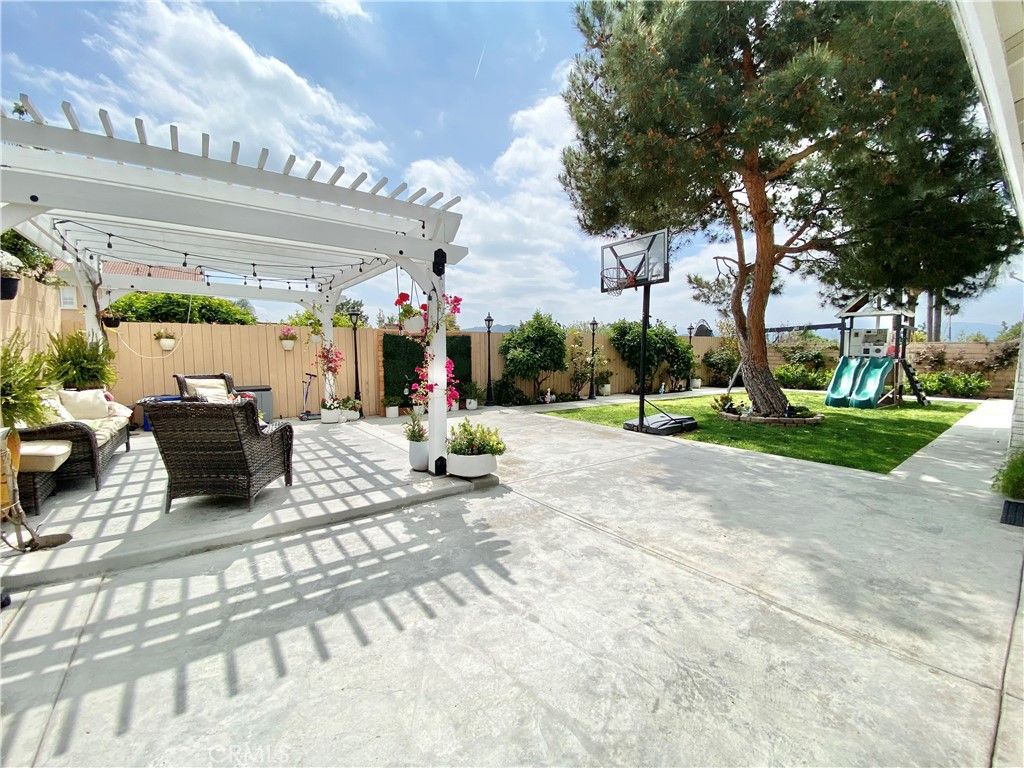 listing image 24