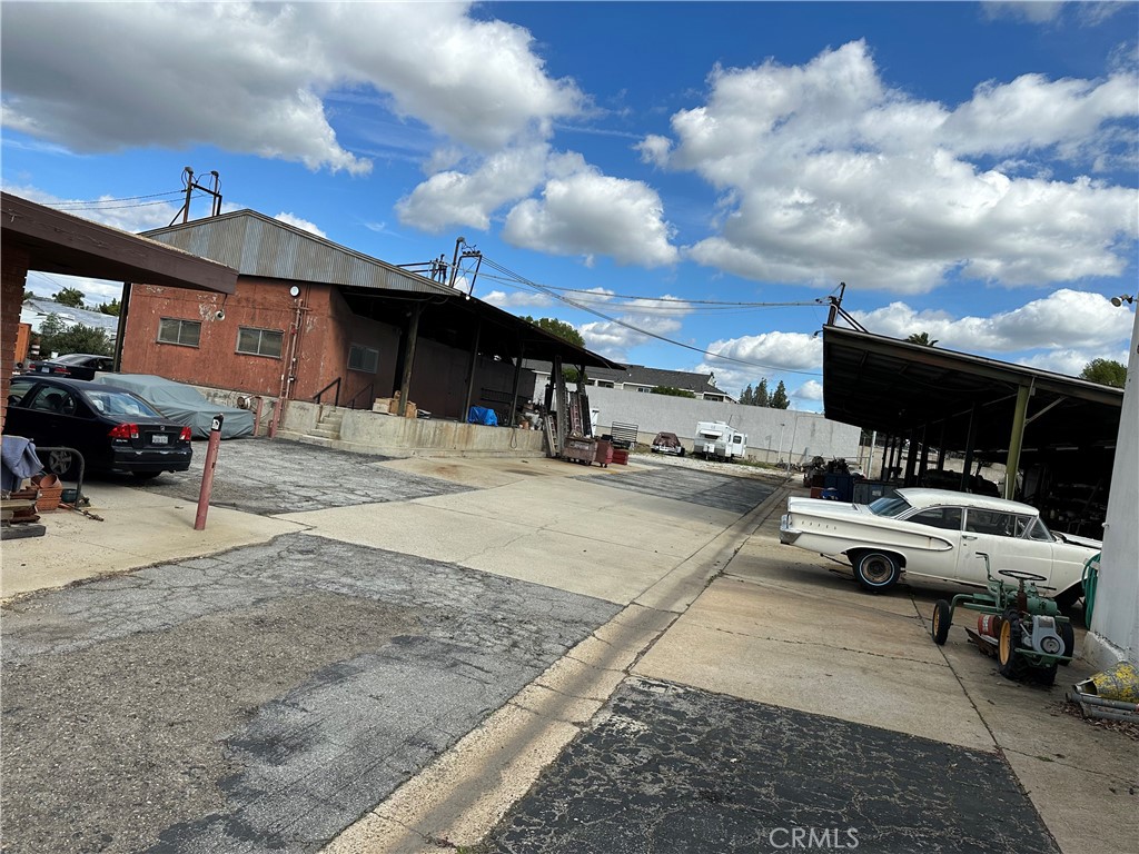 300 S Walnut Street