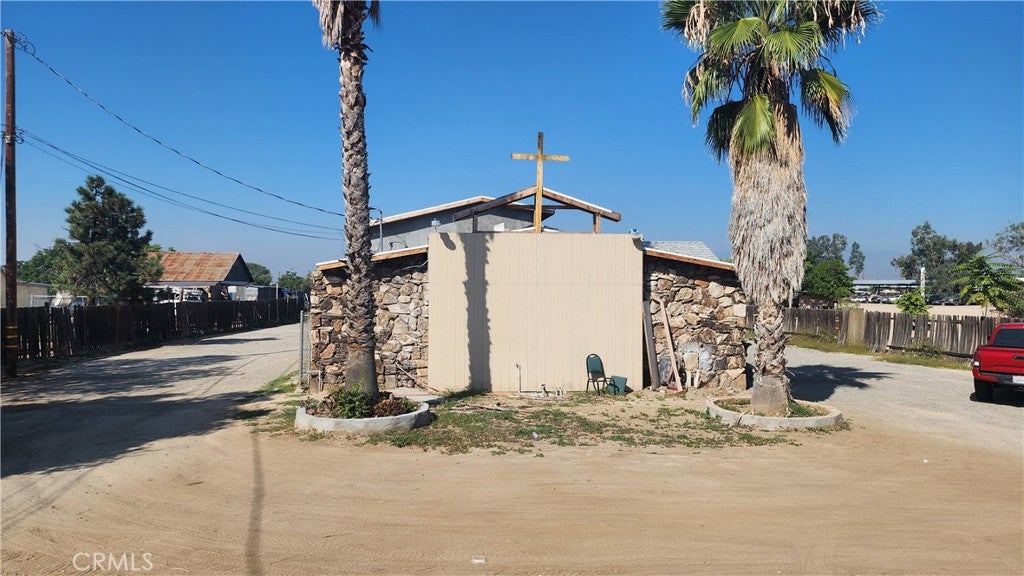 7842 Grape St, Highland, CA 92346