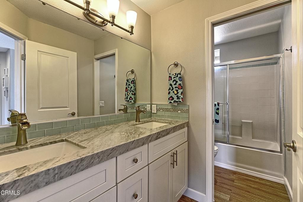 listing image 130722459308326201676