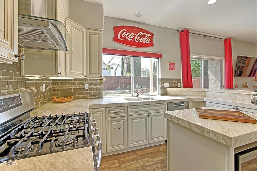 listing image 130725319164646556105