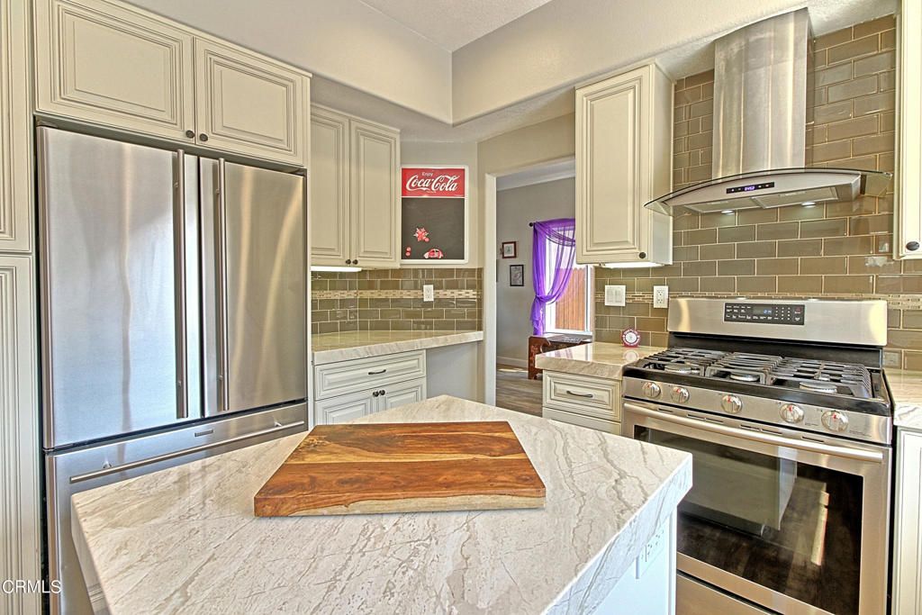 listing image 130721453761681702913