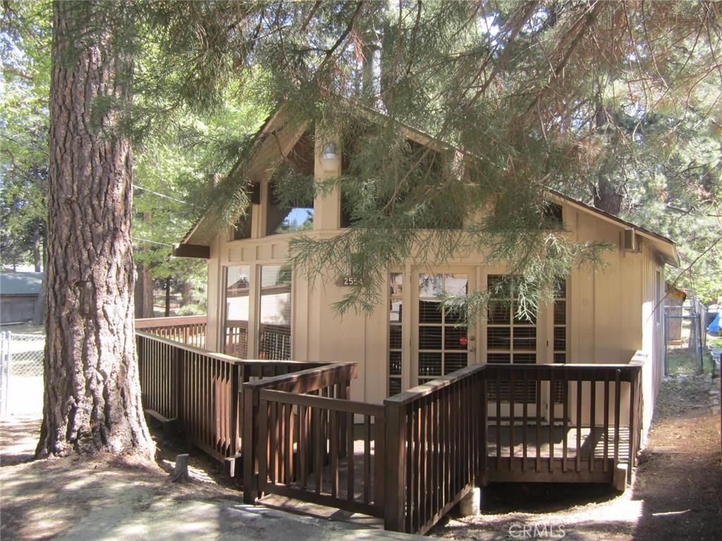 listing image 130721945291991487360