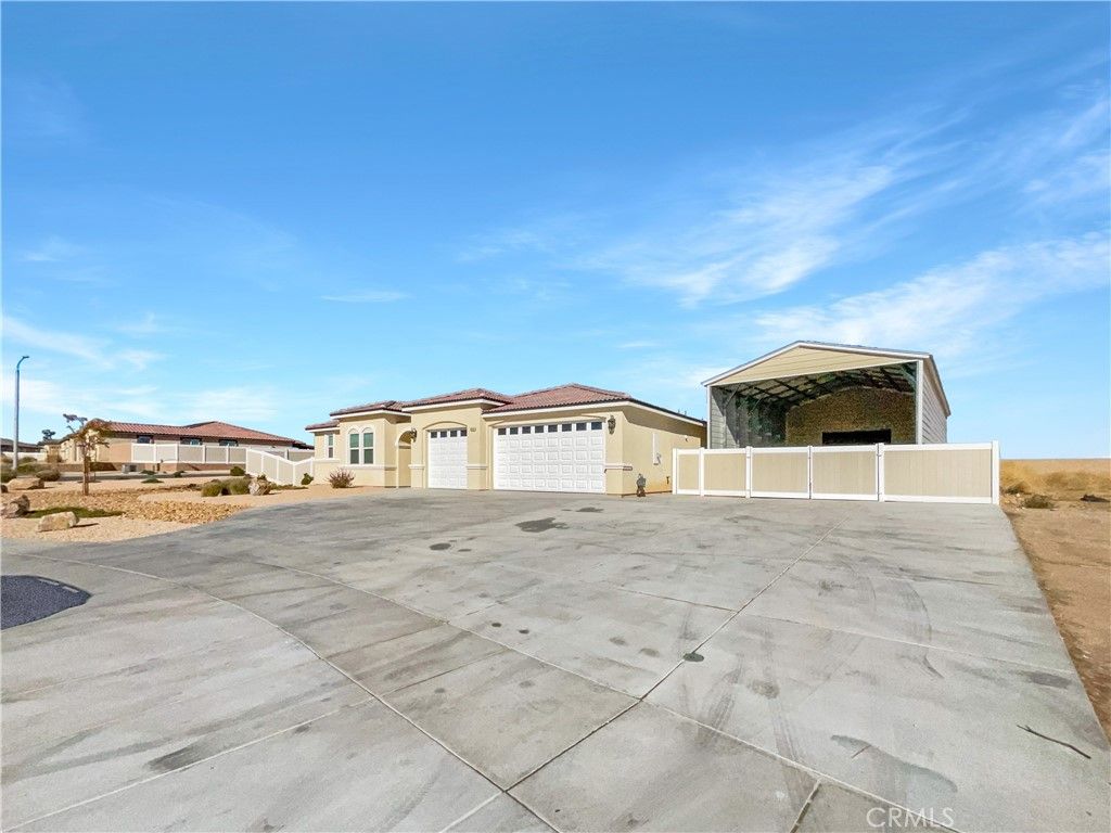 listing image 0