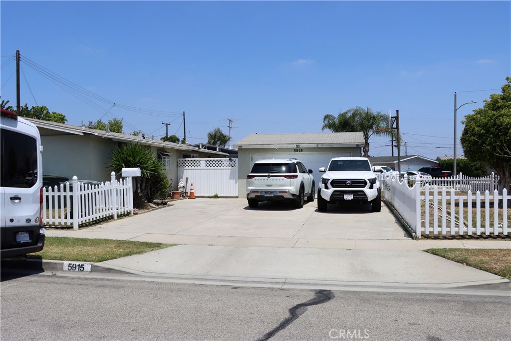 Photo 2 of 3 of 5915 Los Ranchos Drive house
