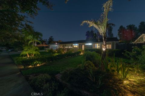 A home in North Tustin