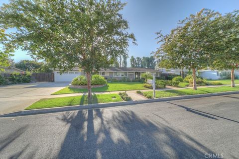 A home in North Tustin