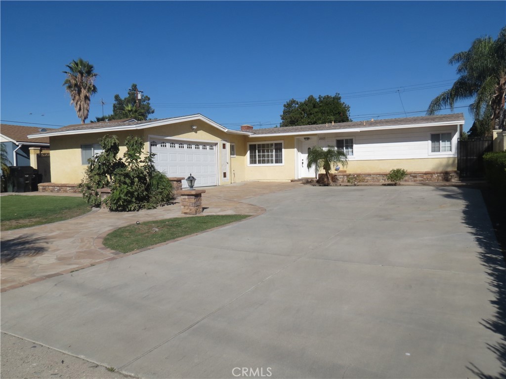 BUSINESS OPPORTUNITY - This Single Family Residence home is currently used as a Adult Care Facility - Nice area of West Covina where it is close to the fwy, many restaurants and shopping mall. Many opportunitys on this nice, manicured home.